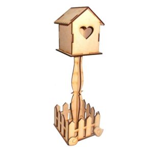 Casa de pajaros con pie altura 37cm. MDF 3mm