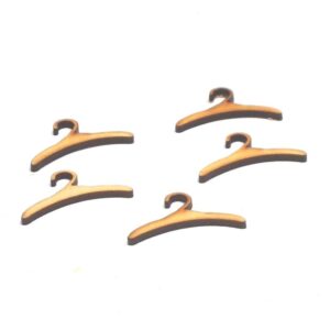 Perchas para ropero casita de muñecas x5u. MDF 3mm